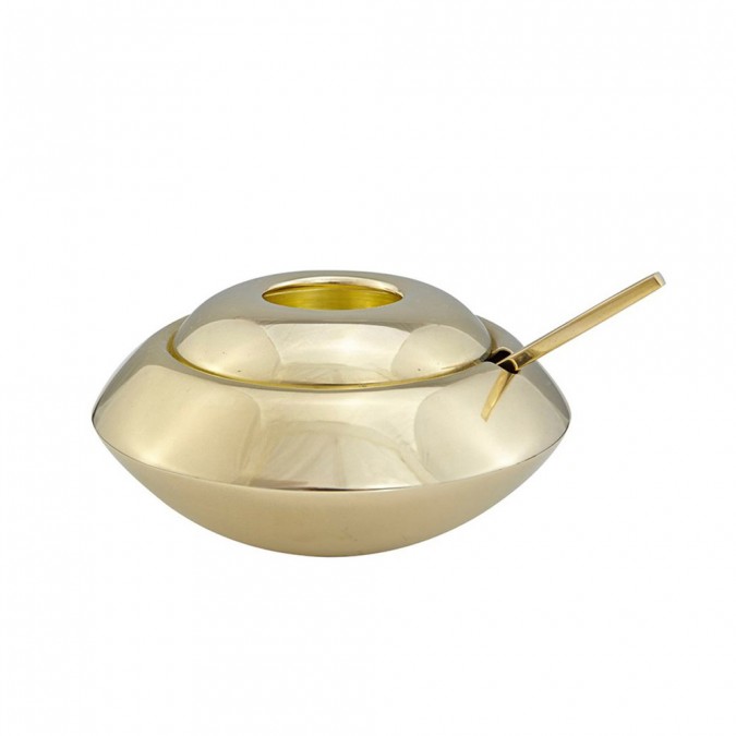 Form sugar bowl and spoon
