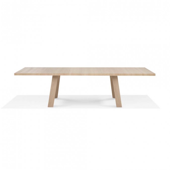 Tadeo Table – Wood Legs
